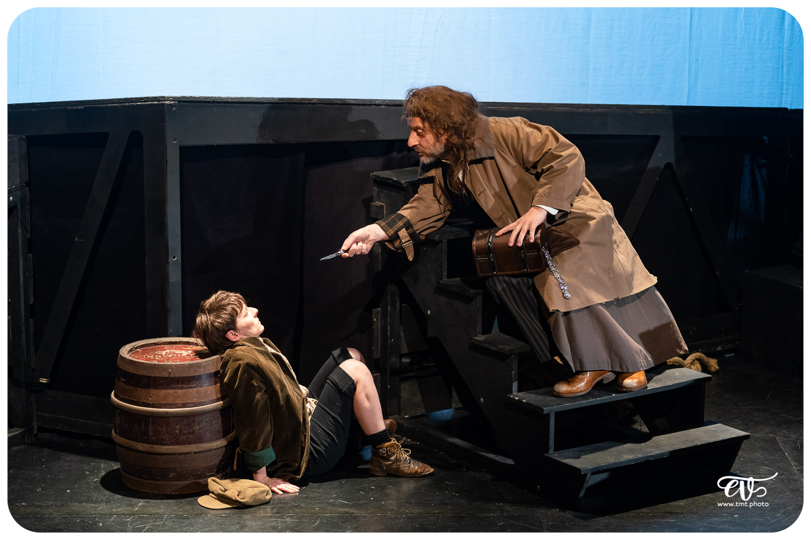 OLIVER TWIST (CIE LA MESNIE H.)